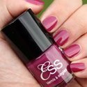 Le vernis à ongles Ess