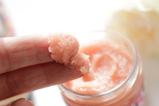 Gommage French pompon Baija