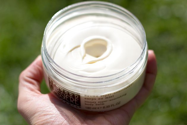 Bernard Cassière Baume super-nourrissant au miel, pot et texture