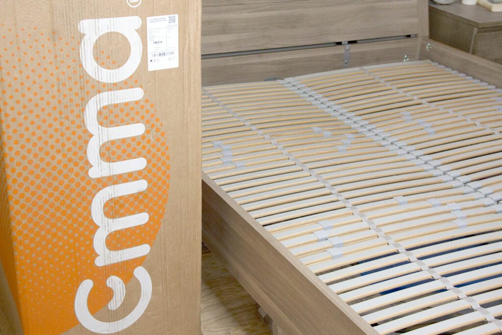 Livraison Matelas Hybride Emma compressé